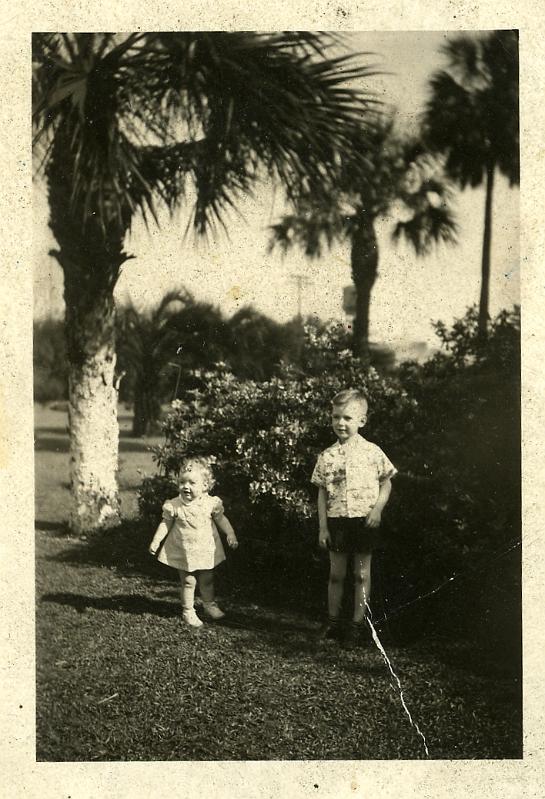 Mar 1944 Tee & Judi.jpg